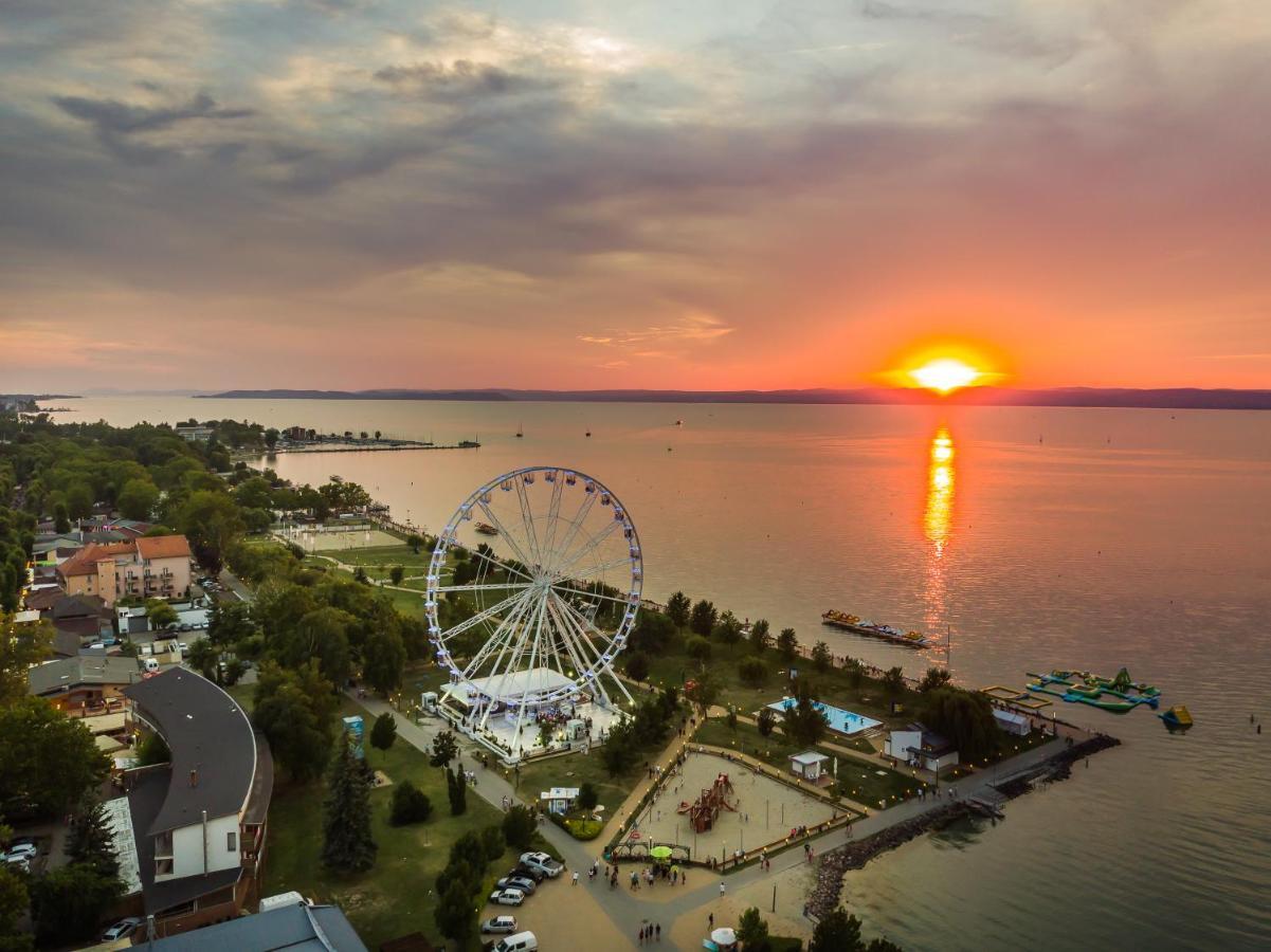 Holiday Hotel Siófok Exteriér fotografie